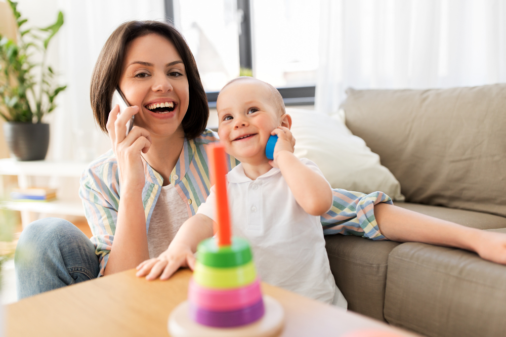 Lakukan 6 Trik Berikut untuk Merangsang Bayi Belajar Bicara